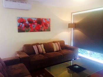 Australian Home Away @ East Doncaster Andersons Creek 1 - Northern Rivers Accommodation 13