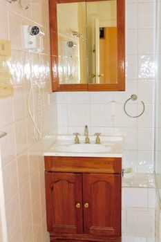 Magnolia Court Boutique Hotel Melbourne - Northern Rivers Accommodation 6