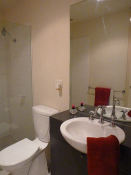 Australian Home Away @ Market Square Melbourne - Northern Rivers Accommodation 0
