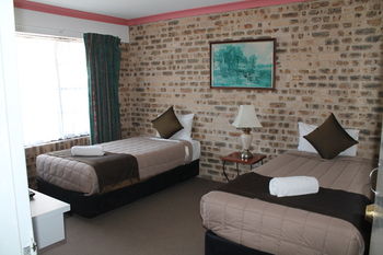 Airport Motel Sir Francis Drake - Northern Rivers Accommodation 12