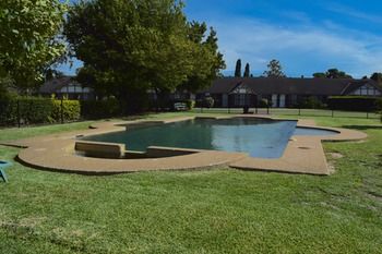 Airport Motel Sir Francis Drake - Northern Rivers Accommodation 24