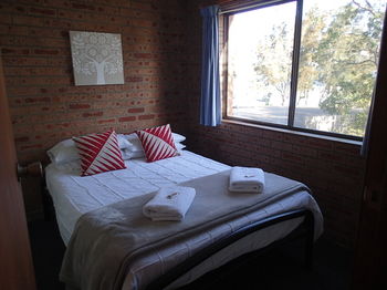 Dungowan Waterfront Apartments - Northern Rivers Accommodation 13