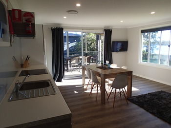 Dungowan Waterfront Apartments - Northern Rivers Accommodation 235
