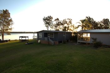 Dungowan Waterfront Apartments - Northern Rivers Accommodation 245