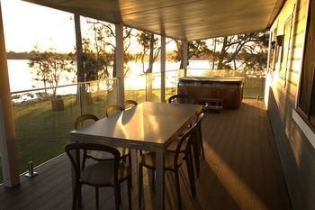 Dungowan Waterfront Apartments - Northern Rivers Accommodation 247