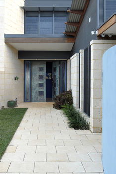 By The Beach B&B And Apartments - Northern Rivers Accommodation 4