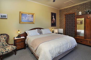 Langbrook Estate Cottages - Northern Rivers Accommodation 4