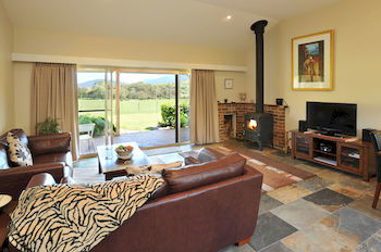 Langbrook Estate Cottages - Northern Rivers Accommodation 9