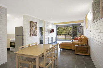 Jacaranda Noosa - Northern Rivers Accommodation 54