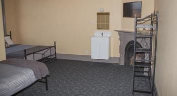 Cessnock Hotel - Northern Rivers Accommodation 5