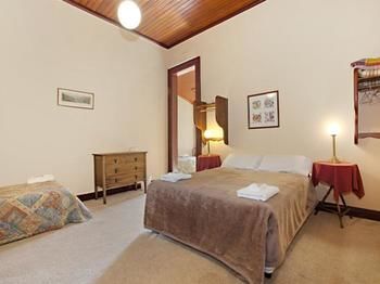 The Victoria & Albert Guesthouse - Northern Rivers Accommodation 3