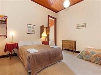 The Victoria & Albert Guesthouse - Northern Rivers Accommodation 13