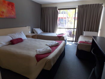 Currimundi Hotel Motel - Northern Rivers Accommodation 5