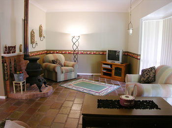 Apple Tree Cottage & Studio - Northern Rivers Accommodation 11