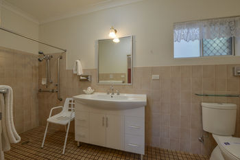 Cadman Motor Inn & Apartments - Northern Rivers Accommodation 0