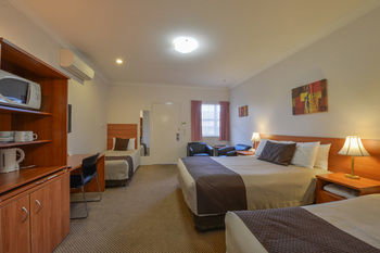 Cadman Motor Inn & Apartments - Northern Rivers Accommodation 3
