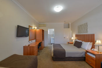 Cadman Motor Inn & Apartments - Northern Rivers Accommodation 4