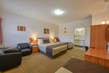 Cadman Motor Inn & Apartments - Northern Rivers Accommodation 7