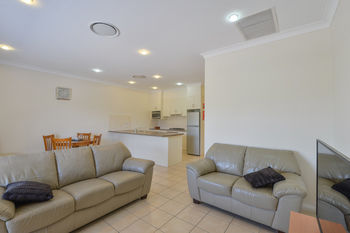 Cadman Motor Inn & Apartments - Northern Rivers Accommodation 13