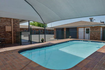 Cadman Motor Inn & Apartments - Northern Rivers Accommodation 23