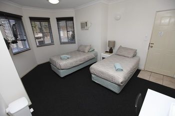 Across Country Motel And Serviced Apartments - Northern Rivers Accommodation 17