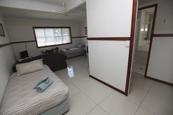 Across Country Motel And Serviced Apartments - Northern Rivers Accommodation 21
