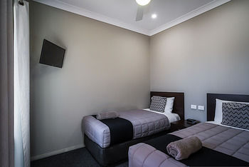 Akuna Motor Inn And Apartments - Northern Rivers Accommodation 5
