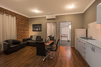 Akuna Motor Inn And Apartments - Northern Rivers Accommodation 11