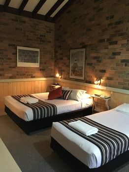 Avoca Beach Hotel & Resort - Northern Rivers Accommodation 1