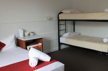 Hotel Beach House Nambour - Northern Rivers Accommodation 5