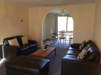 Australian Home Away At East Doncaster - Northern Rivers Accommodation 17