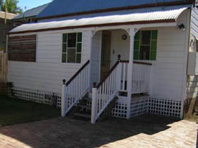 A Pine Cottage - Northern Rivers Accommodation 0