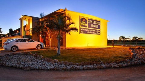 BEST WESTERN Sea Breeze Resort - Northern Rivers Accommodation 0
