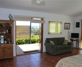 Cherryview Studio Retreat - Northern Rivers Accommodation 4
