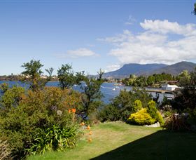 Waterside Accommodation - Derwent Retreat - Northern Rivers Accommodation 5