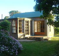 Stanley Lakeside Spa Cabins - Northern Rivers Accommodation