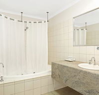 Quality Inn  Suites The Menzies - Northern Rivers Accommodation