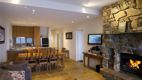 Alpine Woodsmoke Apartments - Northern Rivers Accommodation 0
