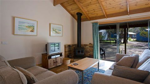 Surf Coast Cabins In Aireys Inlet - Northern Rivers Accommodation 0