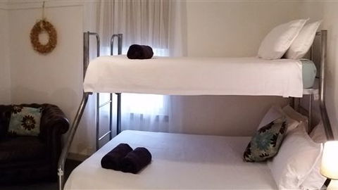 Lakeside Vista Holiday House - Northern Rivers Accommodation 3