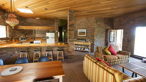 The Eagles Nest - Northern Rivers Accommodation 1