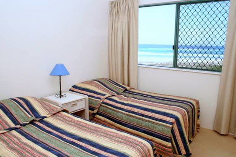 Currumbin Sands Beachfront Apartments - Northern Rivers Accommodation 3