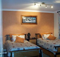Elm Cottage - Tumut - Northern Rivers Accommodation