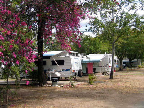 Emerald Cabin & Caravan Village - Northern Rivers Accommodation 3