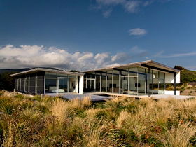 Cloudy Bay Beach House - Northern Rivers Accommodation 0