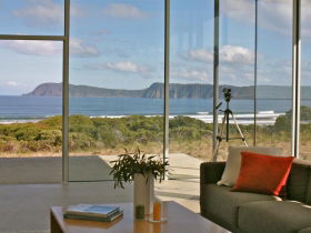 Cloudy Bay Beach House - Northern Rivers Accommodation 1
