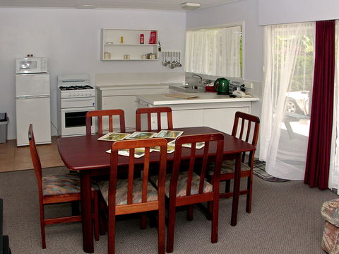 Tudor Apartments - Northern Rivers Accommodation 1