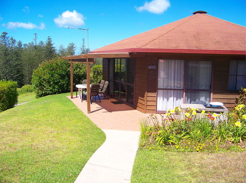 Whispering Pines - Northern Rivers Accommodation 0
