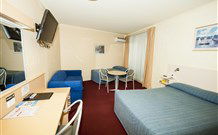 Golden Chain Palm Court Motor Inn - Port Macquarie - Northern Rivers Accommodation 1