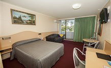 Golden Chain Palm Court Motor Inn - Port Macquarie - Northern Rivers Accommodation 3
